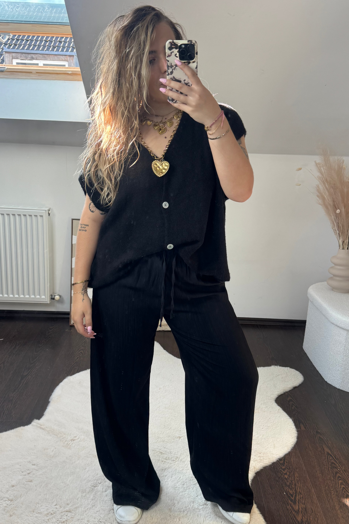 PULL ZÉA SANS MANCHES NOIR